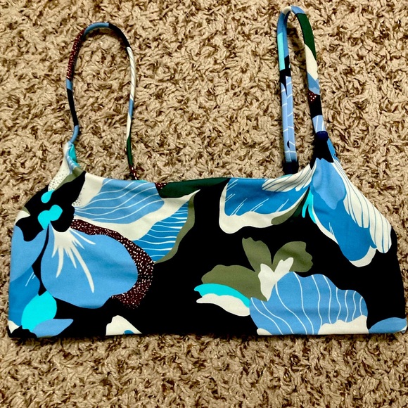Athleta bikini top, gorgeous floral print, size small - Picture 1 of 3
